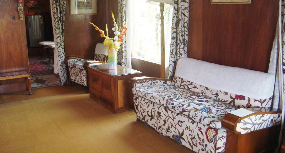 Tunda Palace Houseboat, Srinagar 5